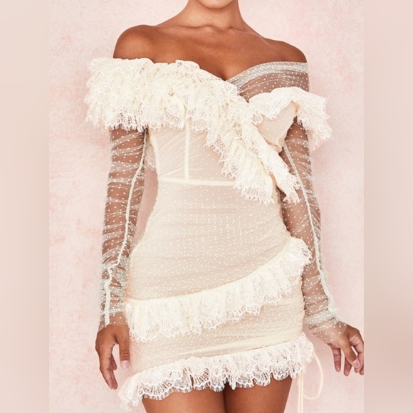 House of CB Lace Dress medium - Picture 1 of 4